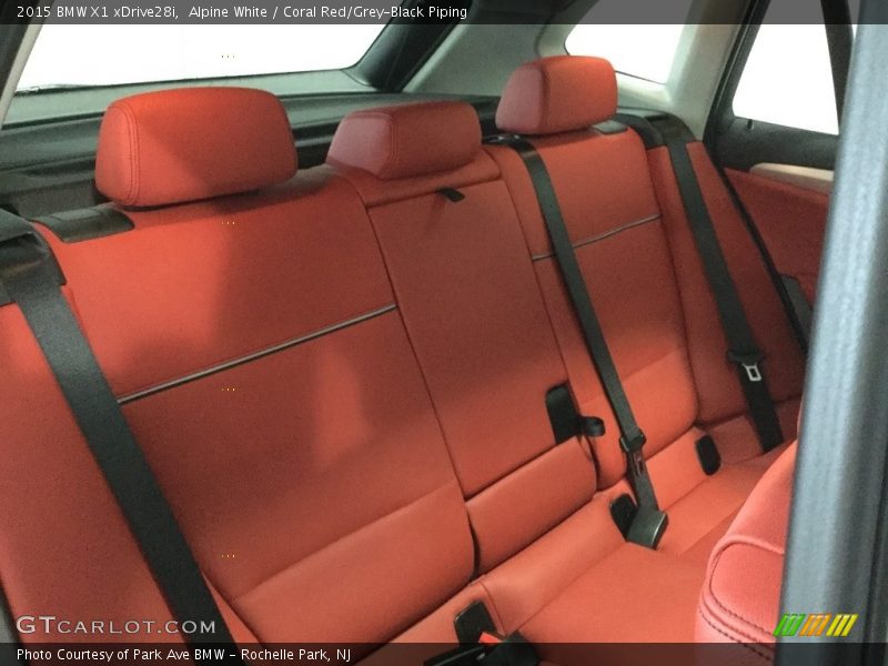 Alpine White / Coral Red/Grey-Black Piping 2015 BMW X1 xDrive28i