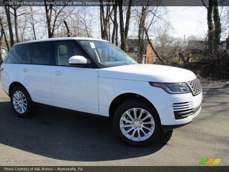 Fuji White / Espresso/Almond 2018 Land Rover Range Rover HSE