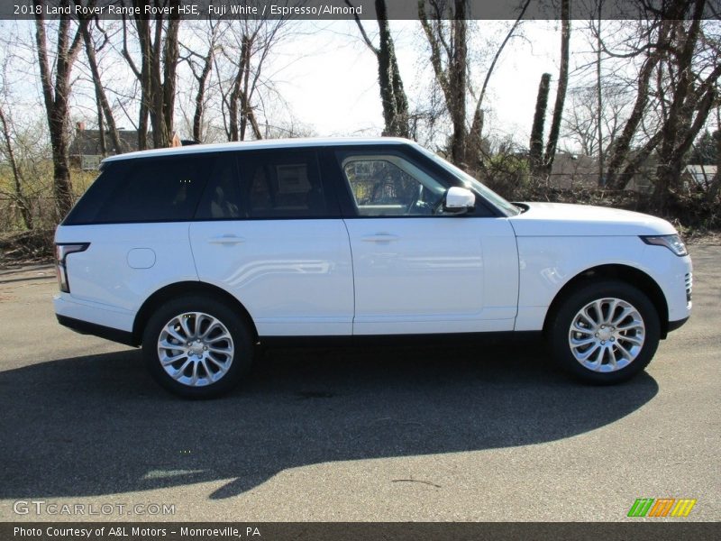 Fuji White / Espresso/Almond 2018 Land Rover Range Rover HSE