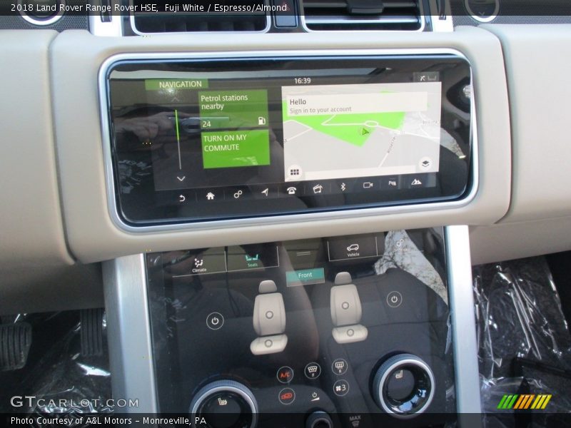 Fuji White / Espresso/Almond 2018 Land Rover Range Rover HSE
