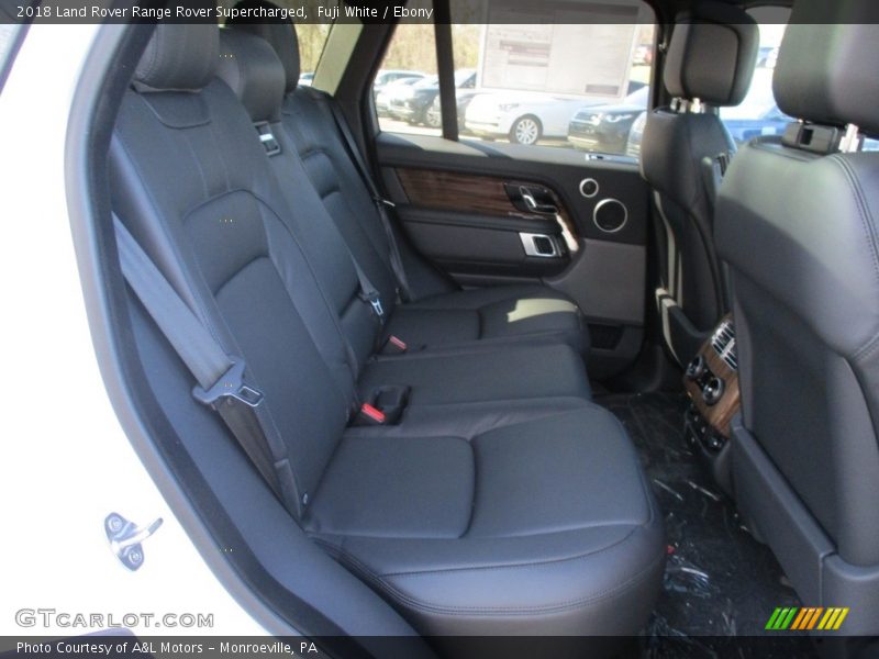 Fuji White / Ebony 2018 Land Rover Range Rover Supercharged