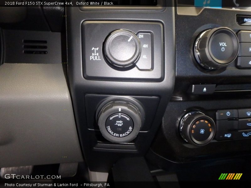 Oxford White / Black 2018 Ford F150 STX SuperCrew 4x4