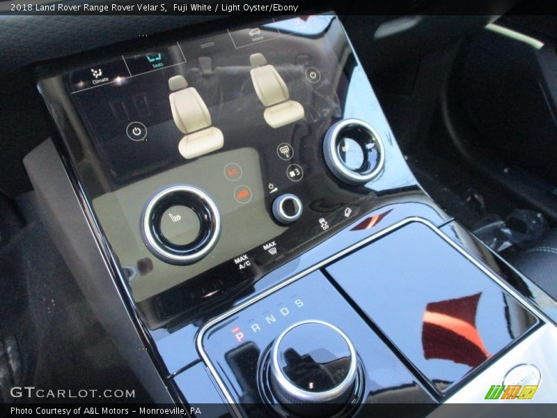 Fuji White / Light Oyster/Ebony 2018 Land Rover Range Rover Velar S