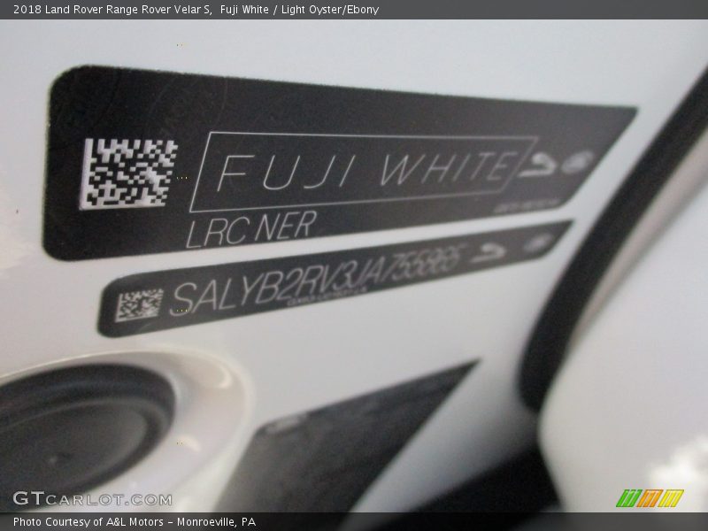 Fuji White / Light Oyster/Ebony 2018 Land Rover Range Rover Velar S