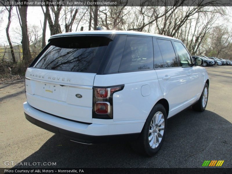 Fuji White / Espresso/Almond 2018 Land Rover Range Rover HSE