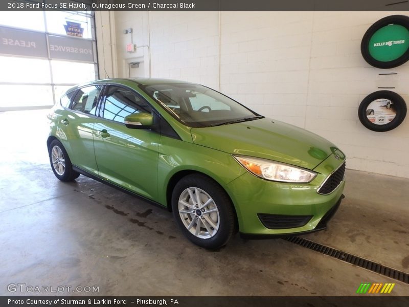 Outrageous Green / Charcoal Black 2018 Ford Focus SE Hatch