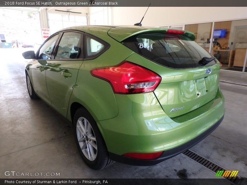 Outrageous Green / Charcoal Black 2018 Ford Focus SE Hatch