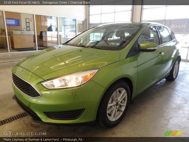 Outrageous Green / Charcoal Black 2018 Ford Focus SE Hatch