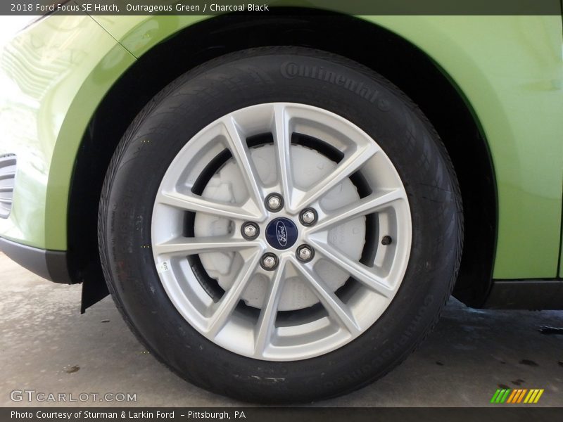 Outrageous Green / Charcoal Black 2018 Ford Focus SE Hatch