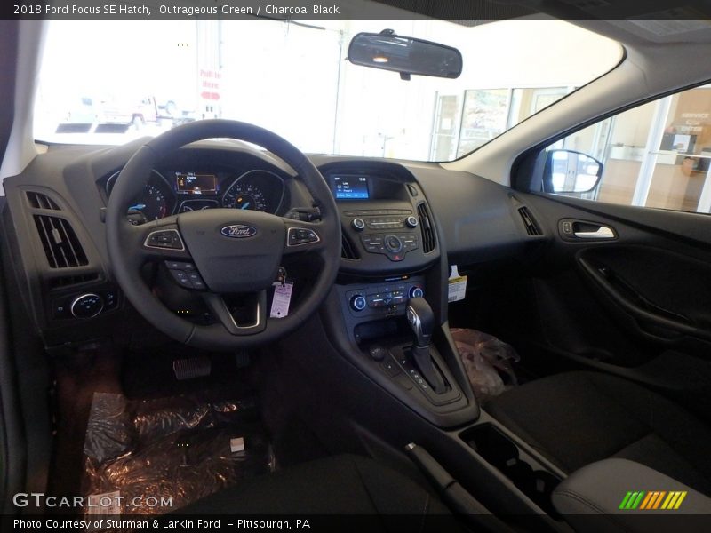 Outrageous Green / Charcoal Black 2018 Ford Focus SE Hatch