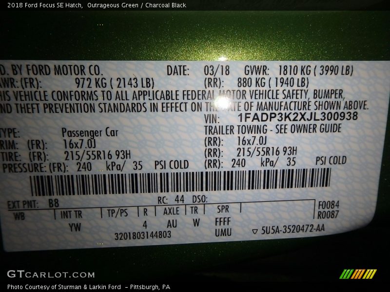 Outrageous Green / Charcoal Black 2018 Ford Focus SE Hatch