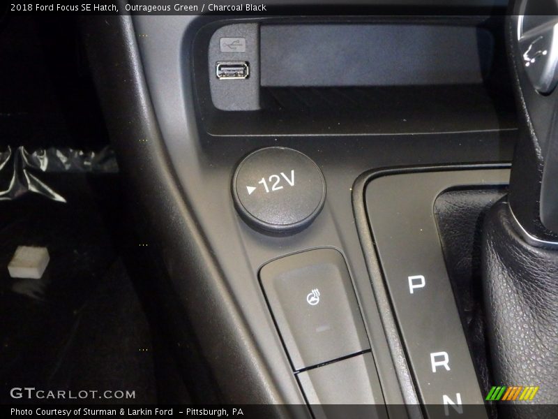 Outrageous Green / Charcoal Black 2018 Ford Focus SE Hatch