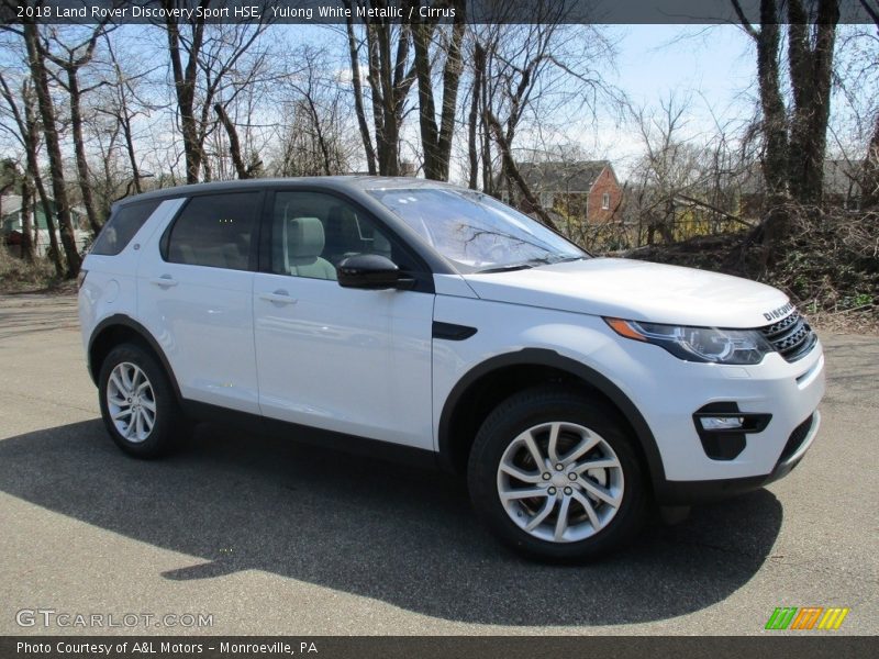 Yulong White Metallic / Cirrus 2018 Land Rover Discovery Sport HSE