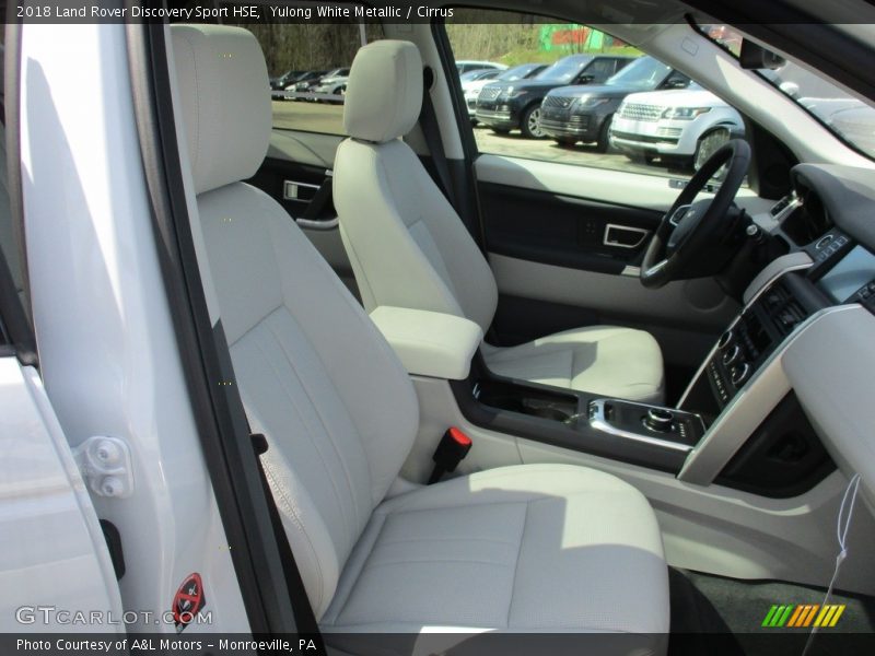 Yulong White Metallic / Cirrus 2018 Land Rover Discovery Sport HSE