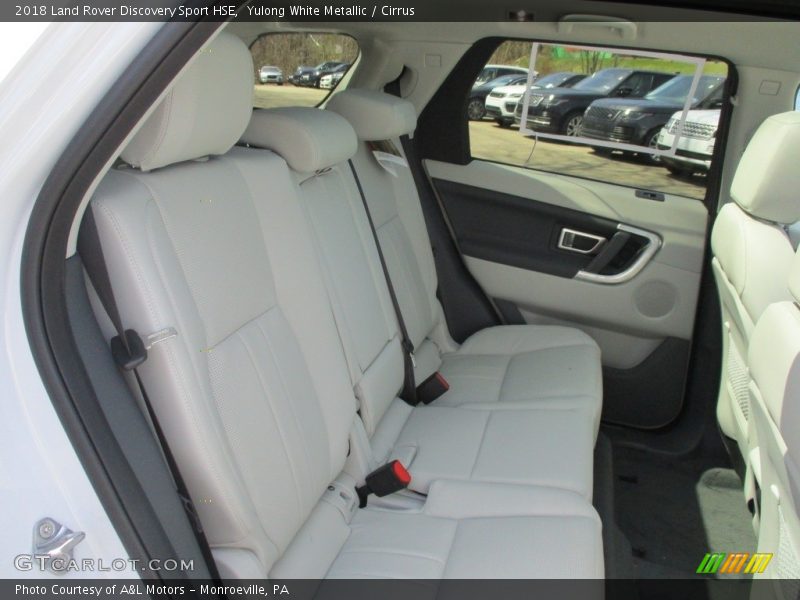 Yulong White Metallic / Cirrus 2018 Land Rover Discovery Sport HSE