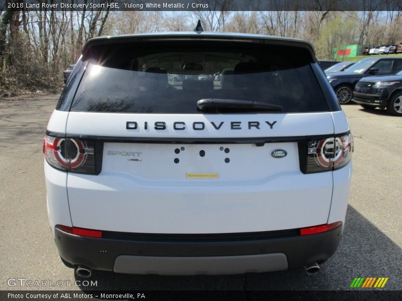 Yulong White Metallic / Cirrus 2018 Land Rover Discovery Sport HSE