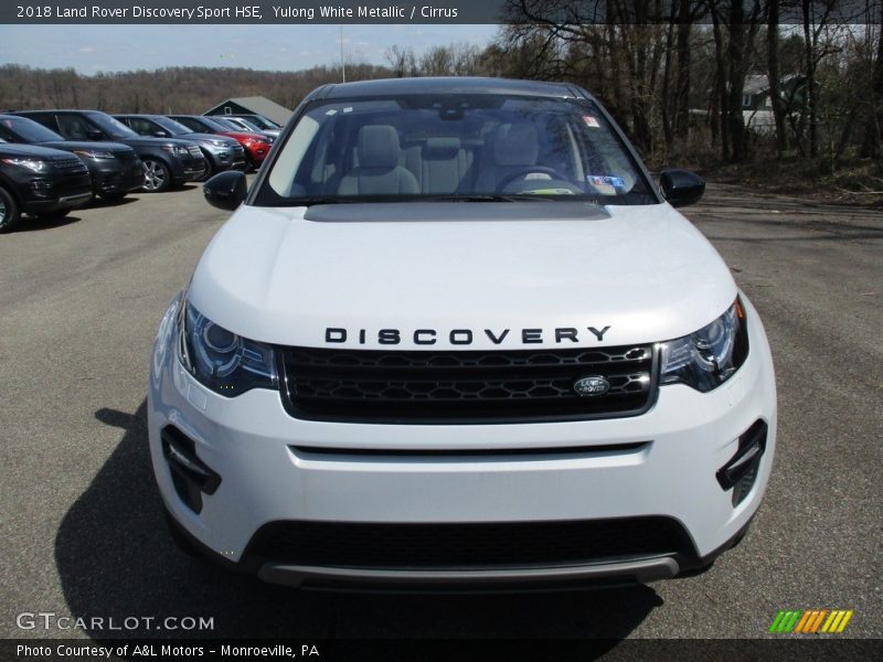 Yulong White Metallic / Cirrus 2018 Land Rover Discovery Sport HSE