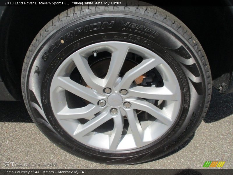 Yulong White Metallic / Cirrus 2018 Land Rover Discovery Sport HSE