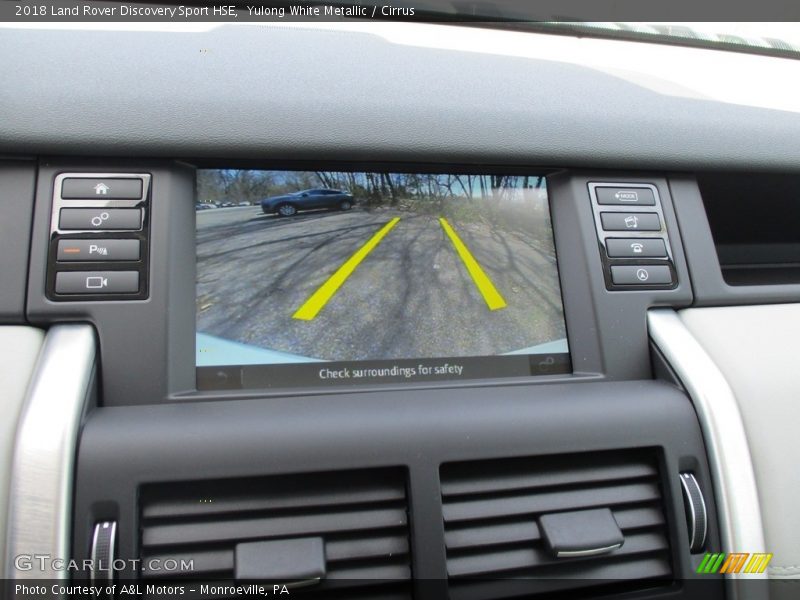 Yulong White Metallic / Cirrus 2018 Land Rover Discovery Sport HSE