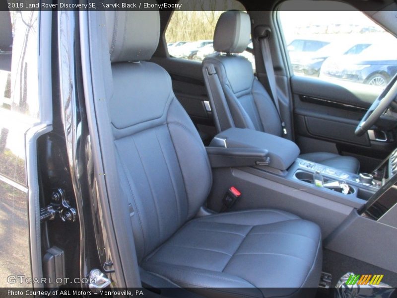 Narvik Black / Ebony/Ebony 2018 Land Rover Discovery SE