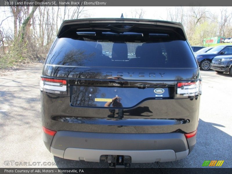 Narvik Black / Ebony/Ebony 2018 Land Rover Discovery SE