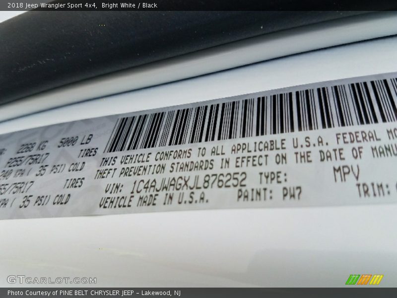 Bright White / Black 2018 Jeep Wrangler Sport 4x4