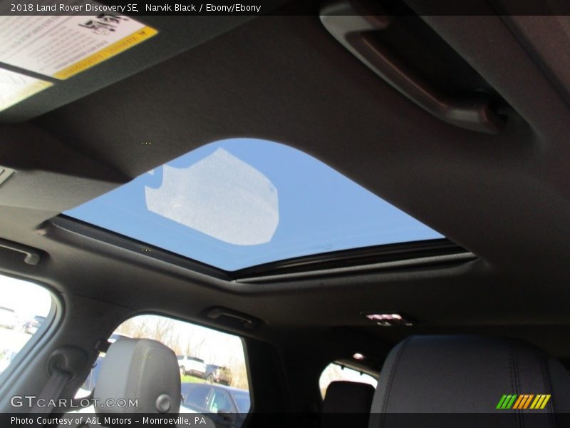 Narvik Black / Ebony/Ebony 2018 Land Rover Discovery SE