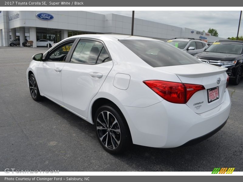 Super White / Black 2017 Toyota Corolla SE
