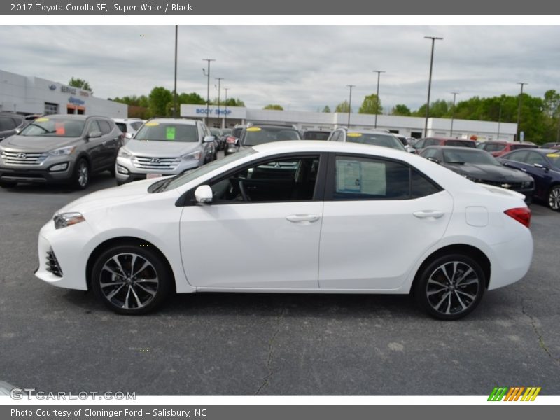 Super White / Black 2017 Toyota Corolla SE