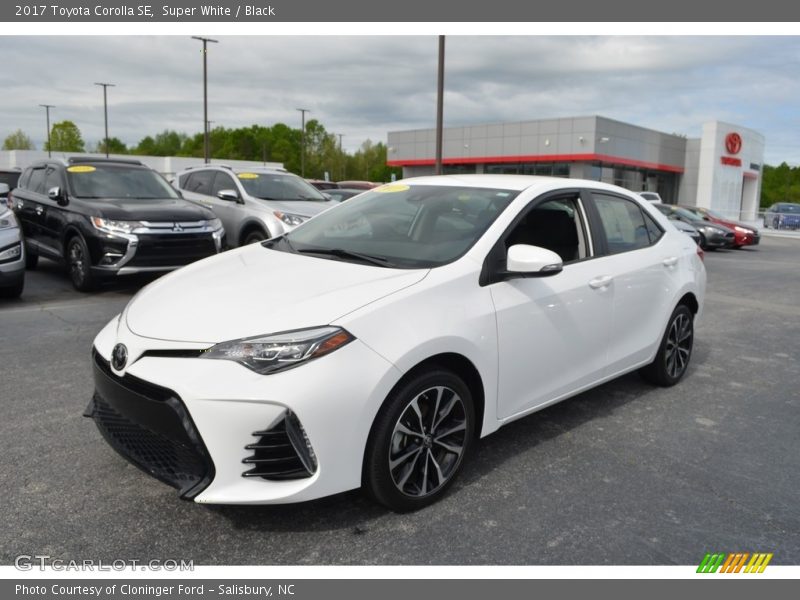 Super White / Black 2017 Toyota Corolla SE