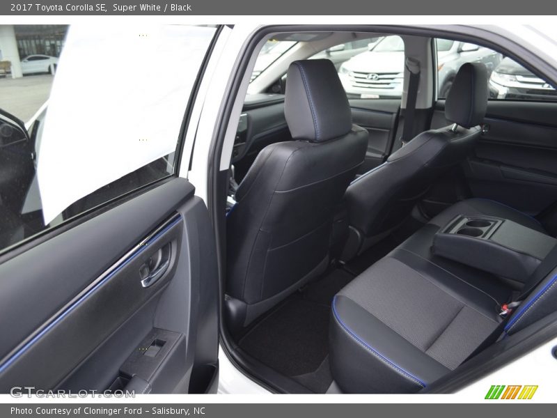 Super White / Black 2017 Toyota Corolla SE