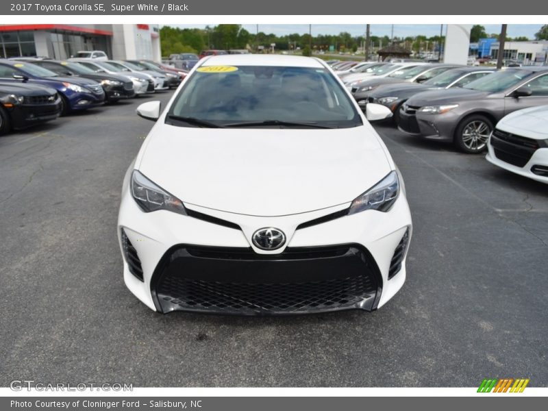 Super White / Black 2017 Toyota Corolla SE