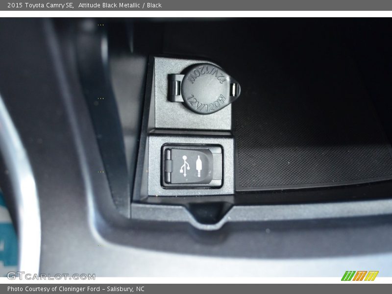 Attitude Black Metallic / Black 2015 Toyota Camry SE