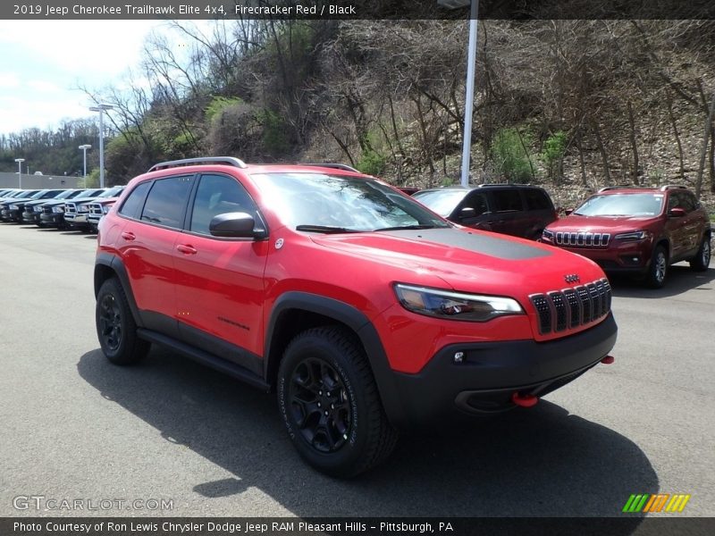 Firecracker Red / Black 2019 Jeep Cherokee Trailhawk Elite 4x4
