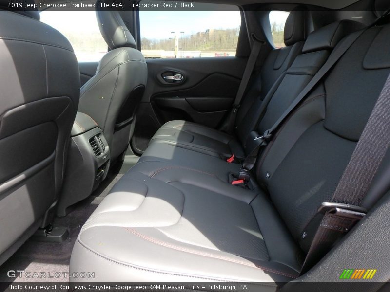 Firecracker Red / Black 2019 Jeep Cherokee Trailhawk Elite 4x4
