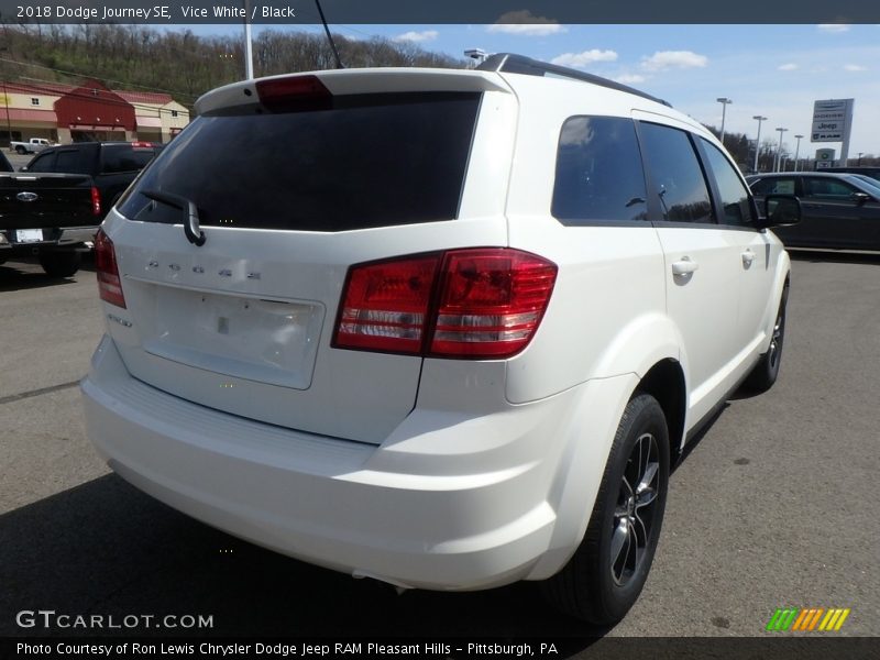 Vice White / Black 2018 Dodge Journey SE