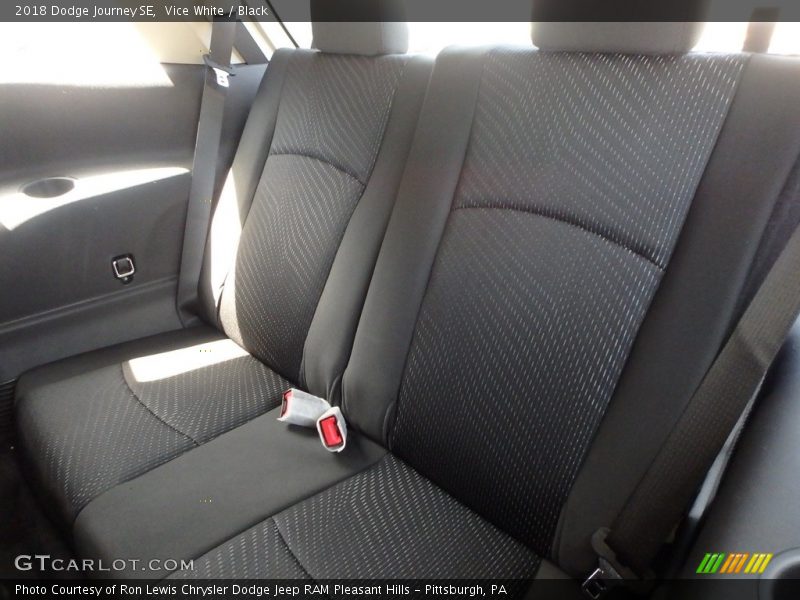 Vice White / Black 2018 Dodge Journey SE