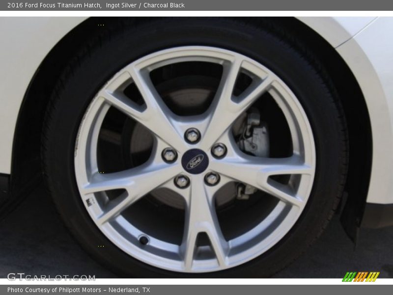 Ingot Silver / Charcoal Black 2016 Ford Focus Titanium Hatch
