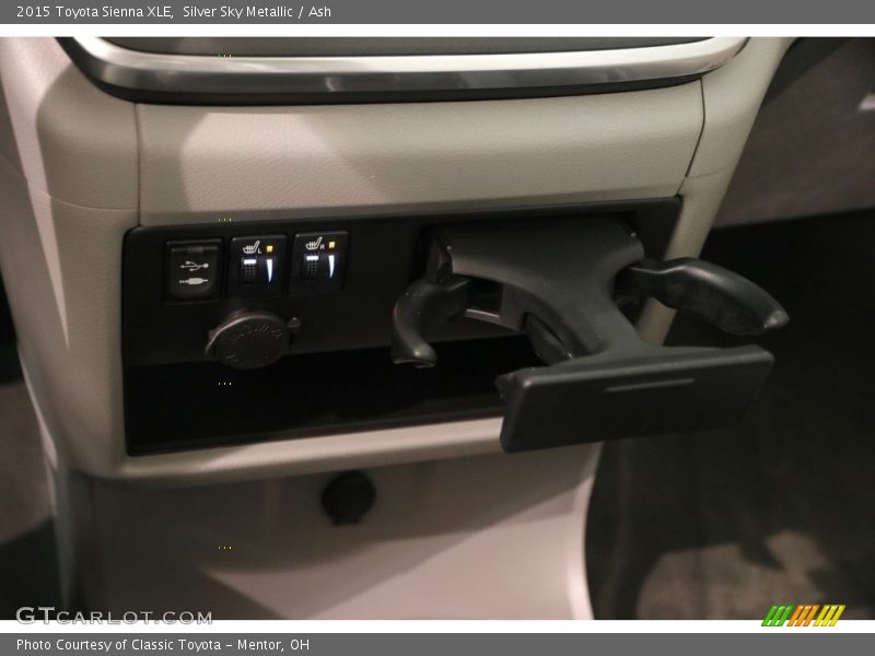 Silver Sky Metallic / Ash 2015 Toyota Sienna XLE