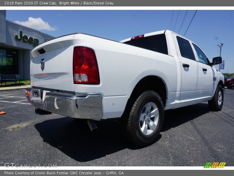 Bright White / Black/Diesel Gray 2018 Ram 1500 ST Crew Cab