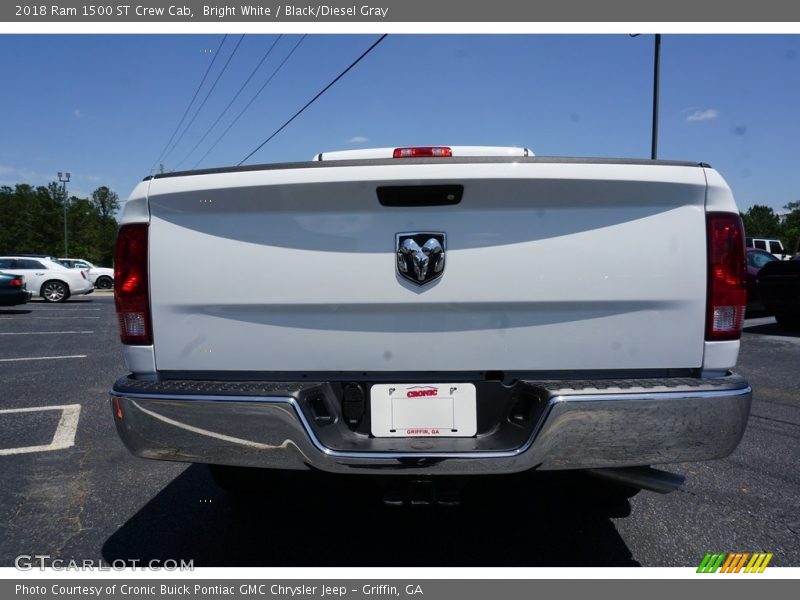 Bright White / Black/Diesel Gray 2018 Ram 1500 ST Crew Cab