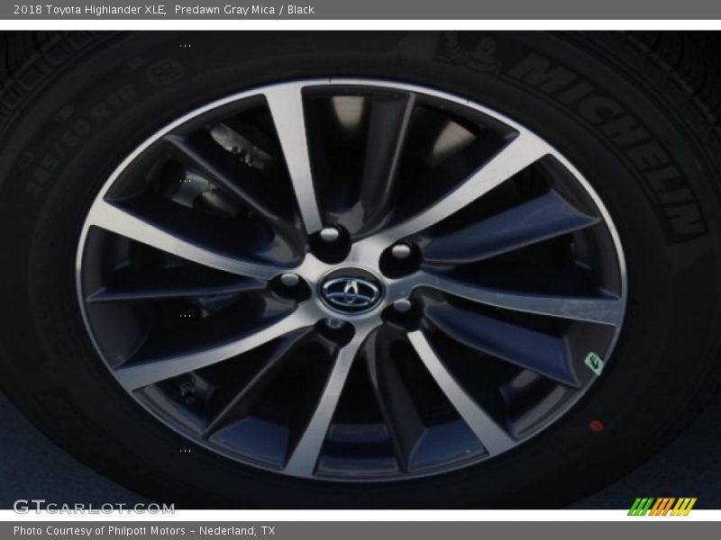 Predawn Gray Mica / Black 2018 Toyota Highlander XLE