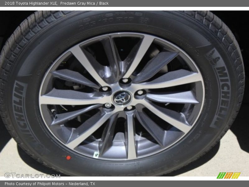 Predawn Gray Mica / Black 2018 Toyota Highlander XLE