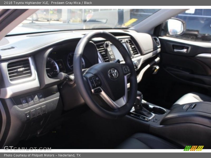 Predawn Gray Mica / Black 2018 Toyota Highlander XLE