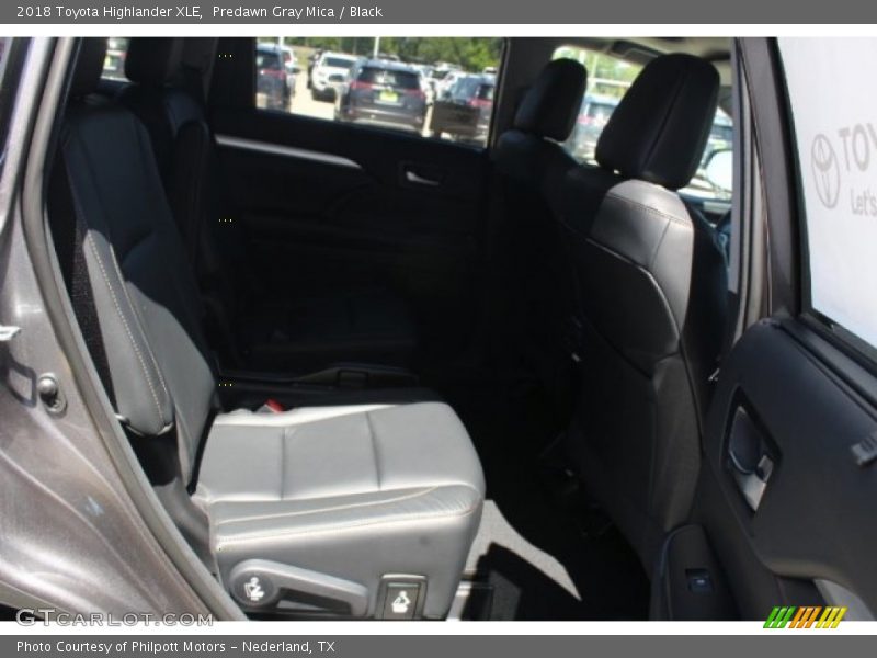 Predawn Gray Mica / Black 2018 Toyota Highlander XLE