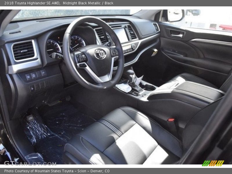 Midnight Black Metallic / Black 2018 Toyota Highlander SE AWD