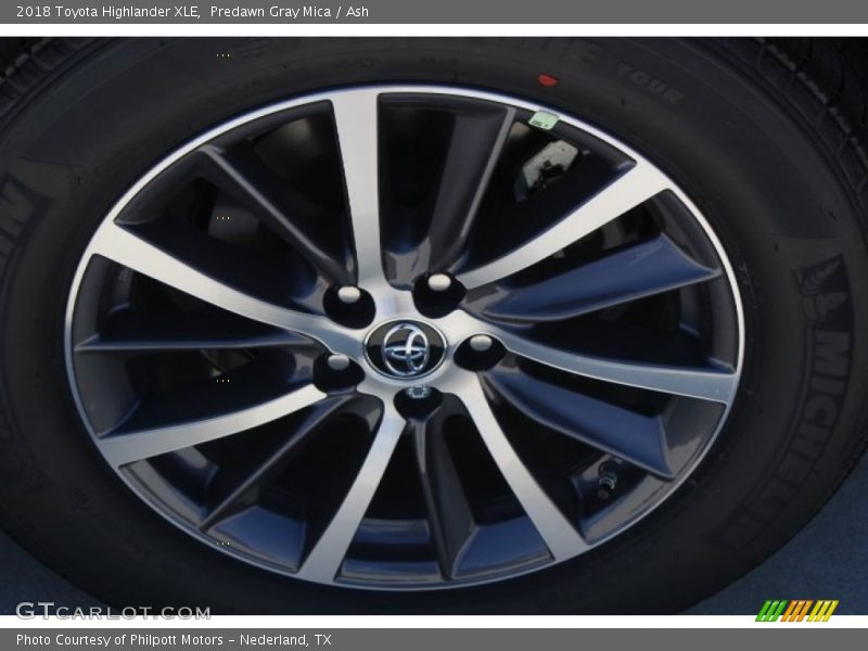 Predawn Gray Mica / Ash 2018 Toyota Highlander XLE