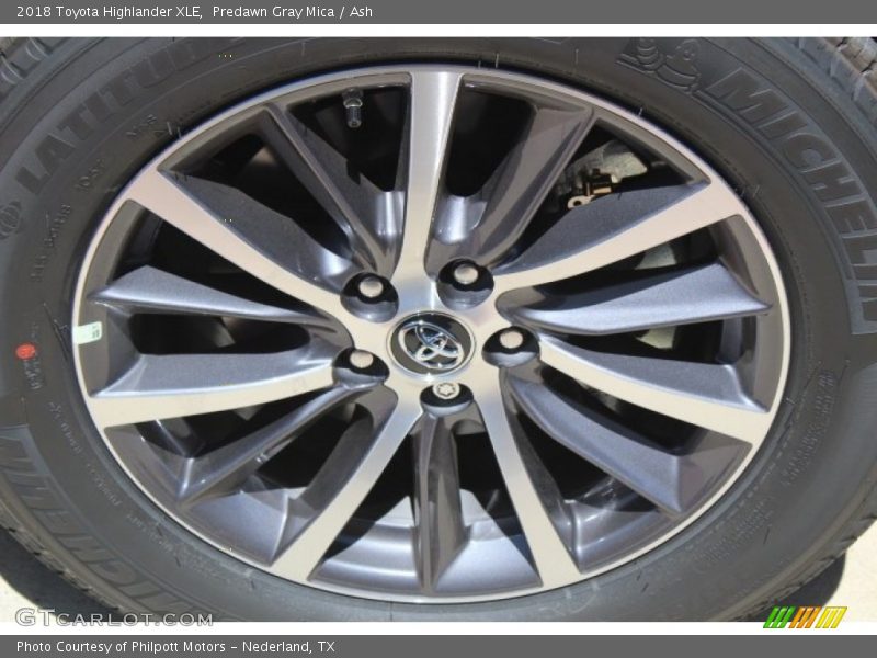 Predawn Gray Mica / Ash 2018 Toyota Highlander XLE