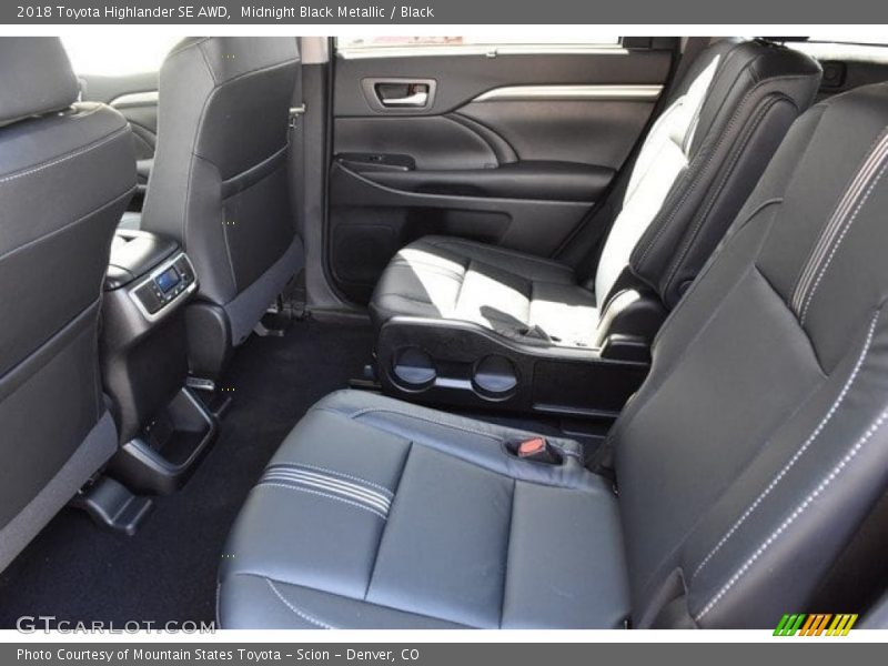 Midnight Black Metallic / Black 2018 Toyota Highlander SE AWD
