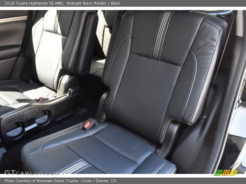 Midnight Black Metallic / Black 2018 Toyota Highlander SE AWD